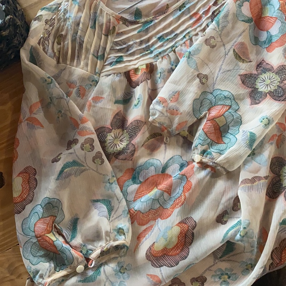 Lauren Conrad sheer floral top! - Picture 3 of 3